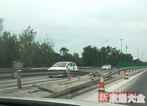 整夜堵着3ph道路已清理完毕交通恢复正常通行